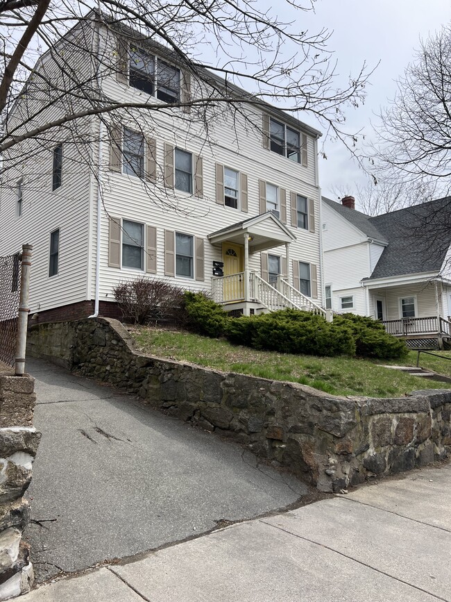 Building Photo - 31 Pleasant St