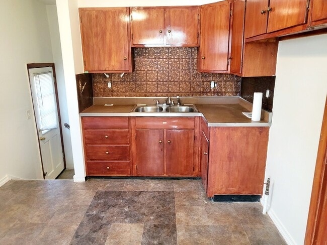 Foto del edificio - 15041 Cottage Grove Ave