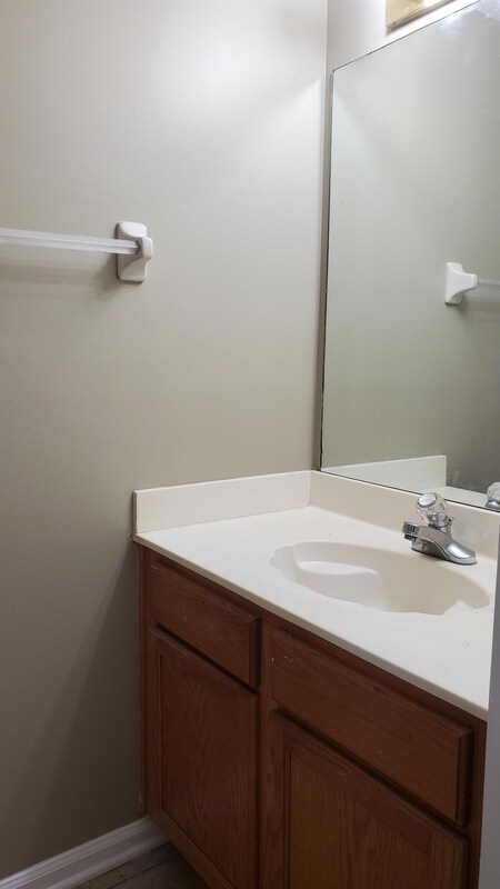 Building Photo - 7840 Lipscomb Dr