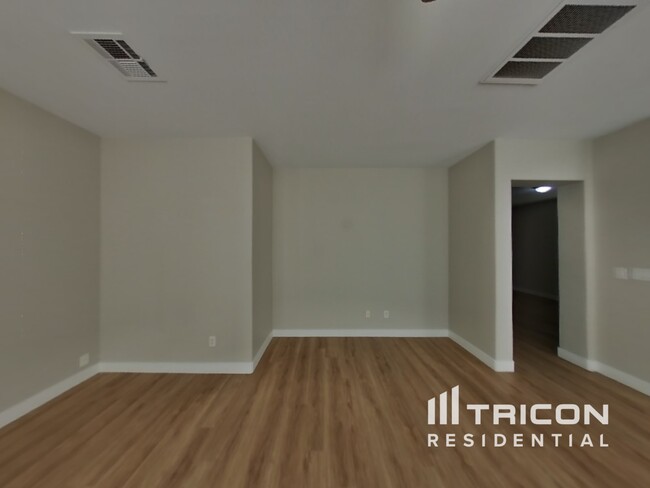 Building Photo - 4345 Santa Clarita Avenue Las Vegas NV