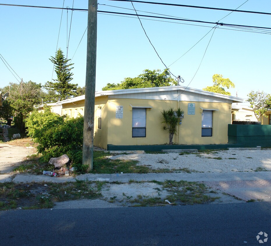 Building Photo - 22 SW 6th Ave