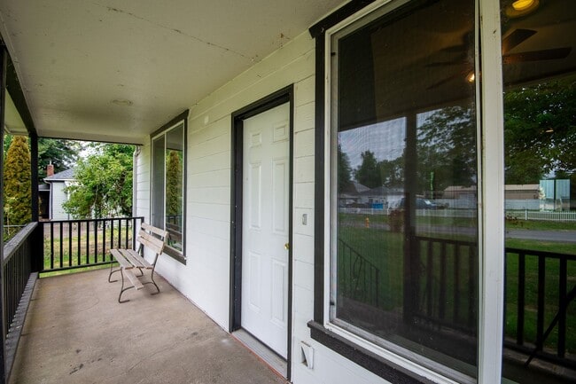 Building Photo - Hard to find single-level floor in Jeffers...