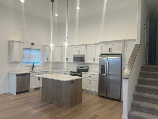 Building Photo - New 3 Bedroom/2 Bathroom House