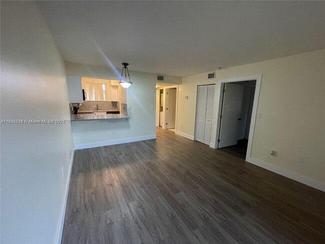 Building Photo - 14931 SW 82nd Ln