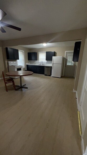 Building Photo - 3608 Woodbury Pike