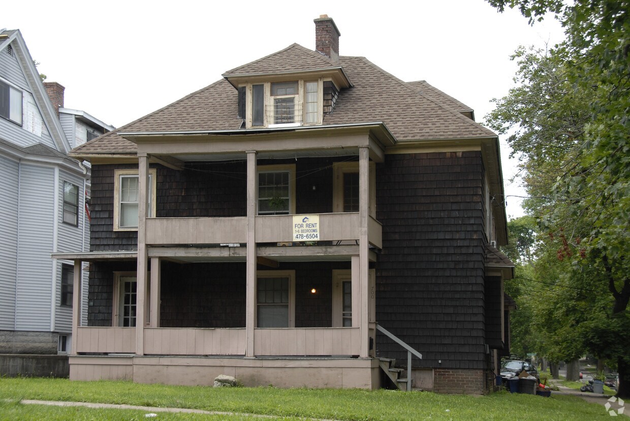 Primary Photo - University Apartment House