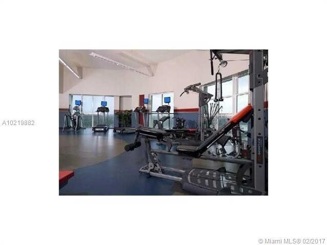 Foto del edificio - 7290 SW 90th St