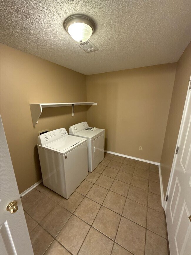 Foto del edificio - 1501 E 13th St