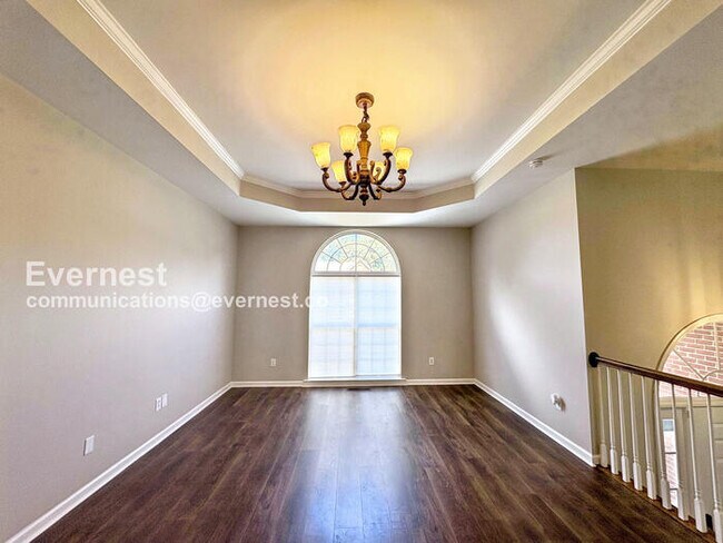 Building Photo - 6004 Park View Dr