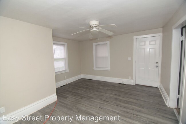 Building Photo - 2 br, 1 bath House - 213 NE 4th St