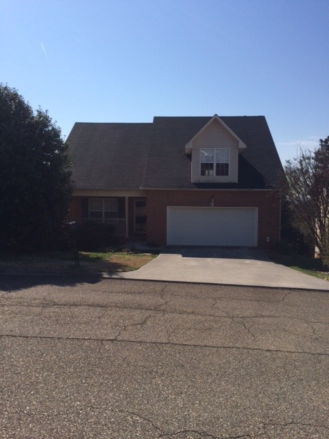 Primary Photo - Knoxville 37909 - 3 Bedroom, Sunroom, Fenc...