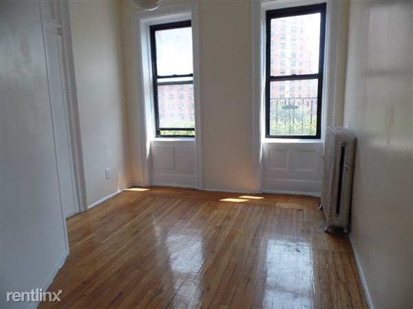 Building Photo - 3137 Broadway