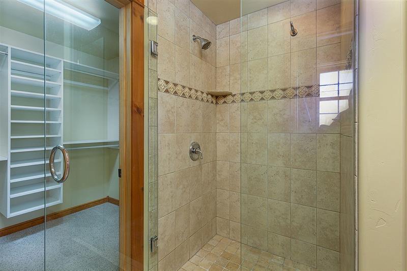 Building Photo - Come take a look at this beautiful Durango...