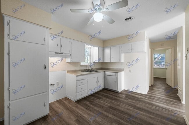 Building Photo - Great 3/1 in Mesquite!