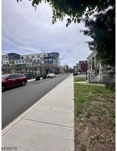 Building Photo - 28 Bloomfield Ave