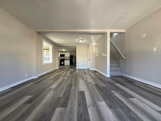 Building Photo - 815 3rd St