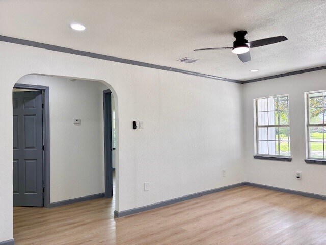 Foto del edificio - 317 San Jacinto St