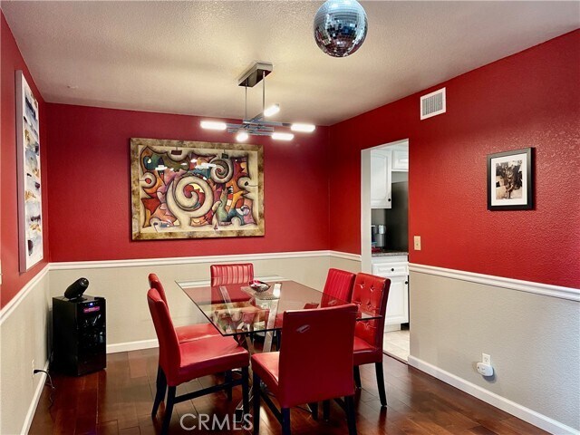 Foto del edificio - 2154 Glenview Terrace