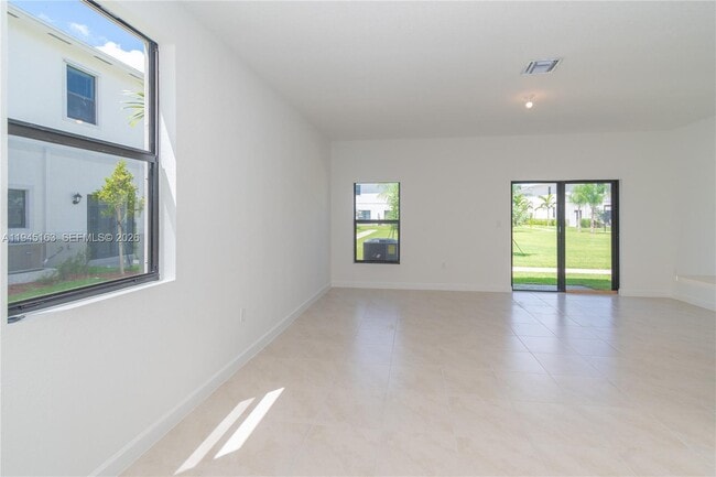 Foto del edificio - 1166 SW 6th Ave