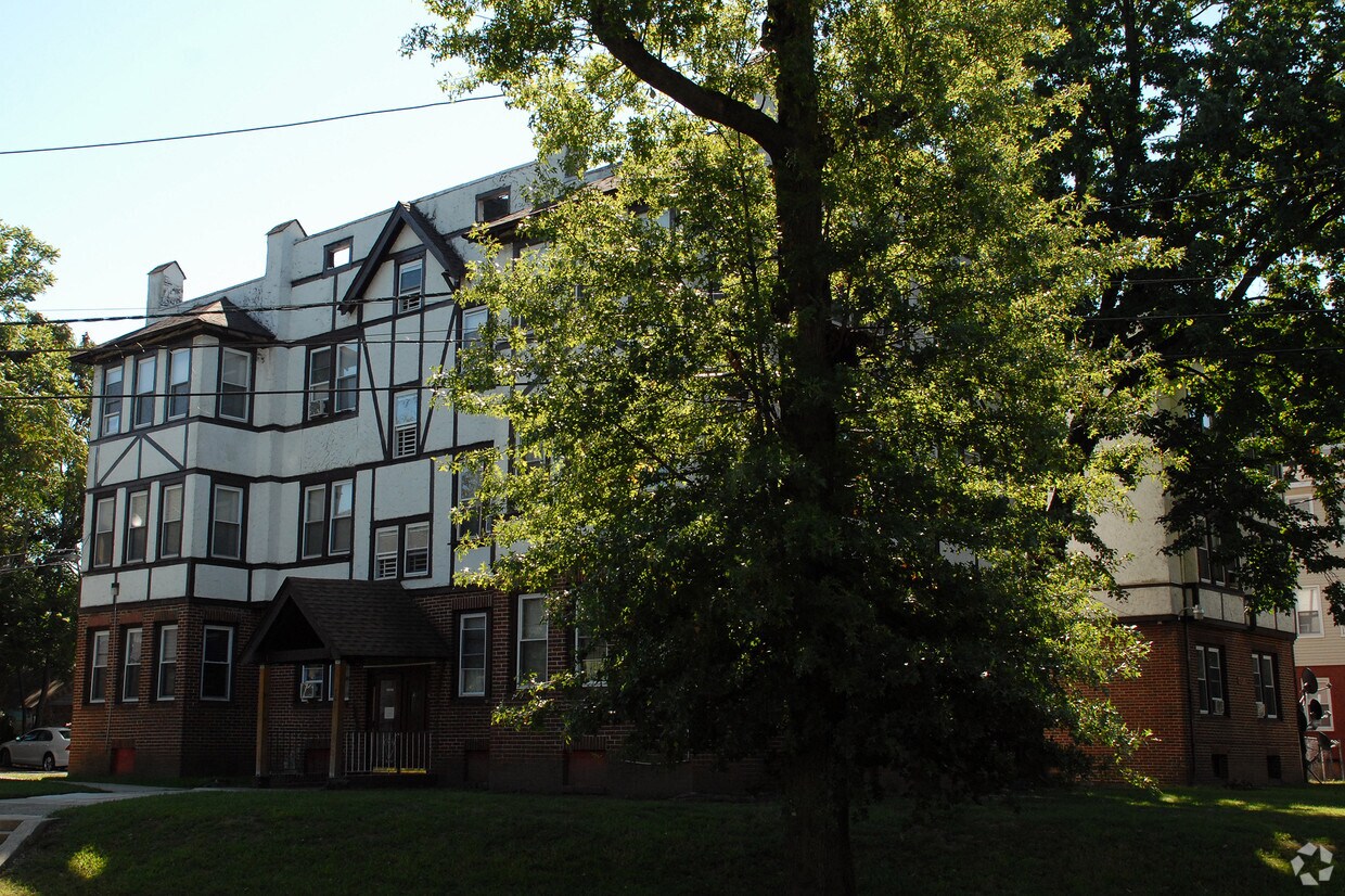 Foto principal - 701-711 Kensington Ave