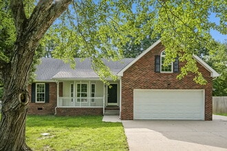 Building Photo - 2017 Skyline Dr