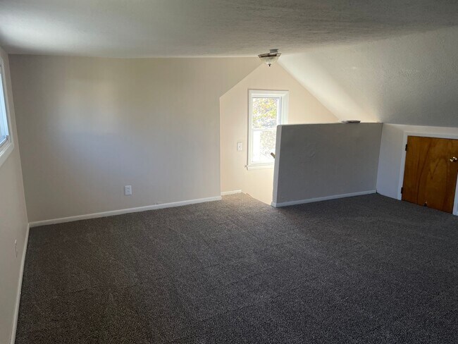 Building Photo - 2 Bed- 1 Bath - Single Family Home in Lorain