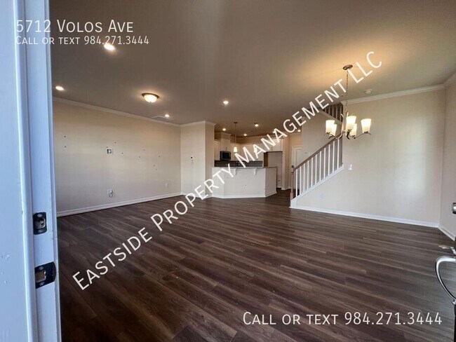 Foto del edificio - 5712 Volos Ave
