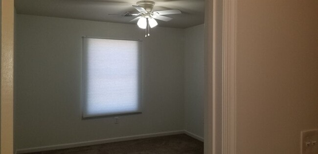 Building Photo - 3 br, 2.5 bath House - 123 SABLE DR