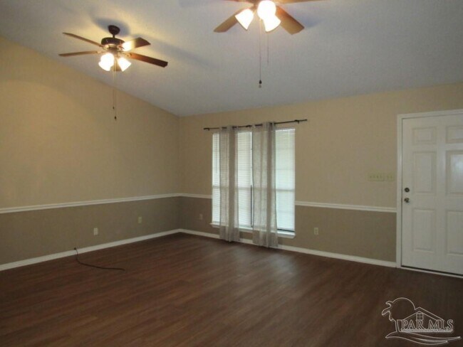 Foto del edificio - 7749 Deborah Dr