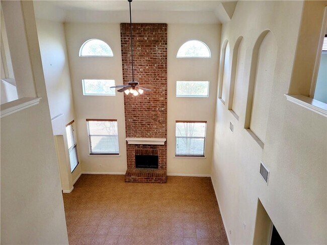 Building Photo - 2103 Ariella Dr