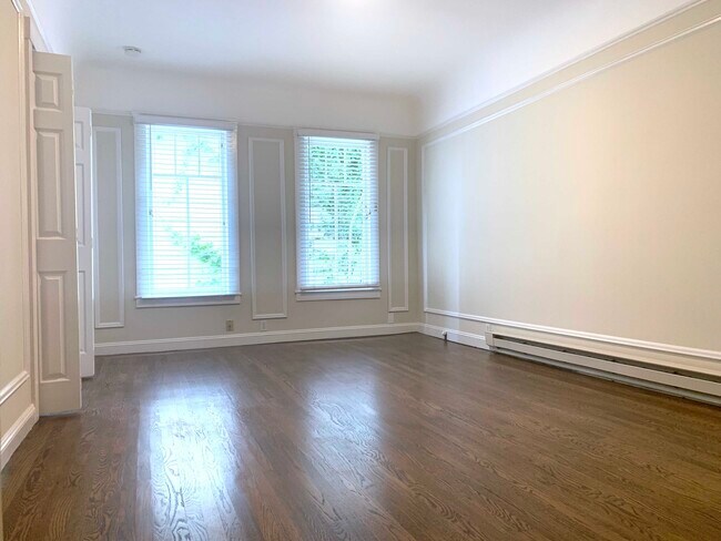 Foto del edificio - 2185 Bay St