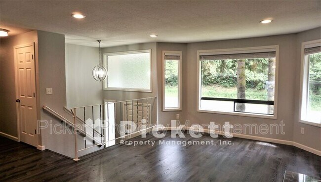 Foto del edificio - 13360 NW Holly Rd