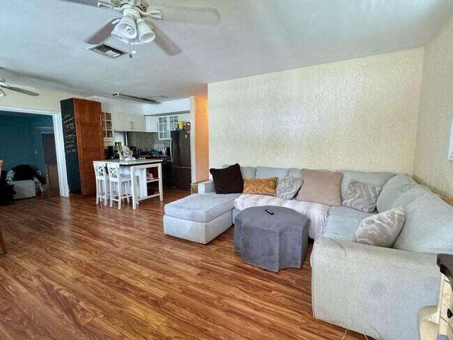 Foto del edificio - 1036 S 14th St