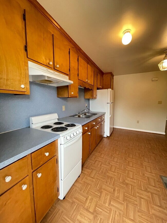 Foto del edificio - Location, Community, & Quality Living. It Starts Here in this 2 Bedroom Duplex!
