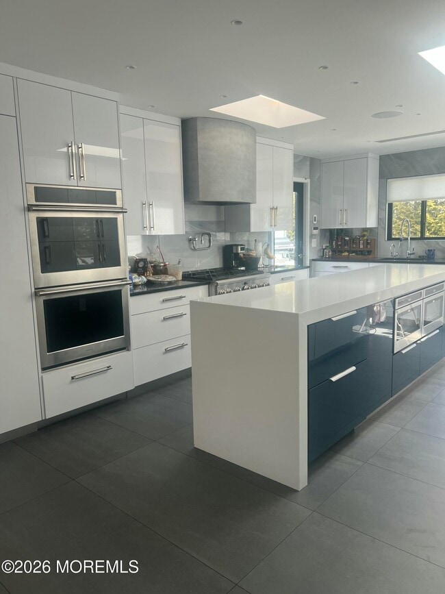 Foto del edificio - 825 Norwood Ave