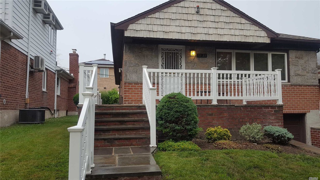Foto principal - 73-33 171st St