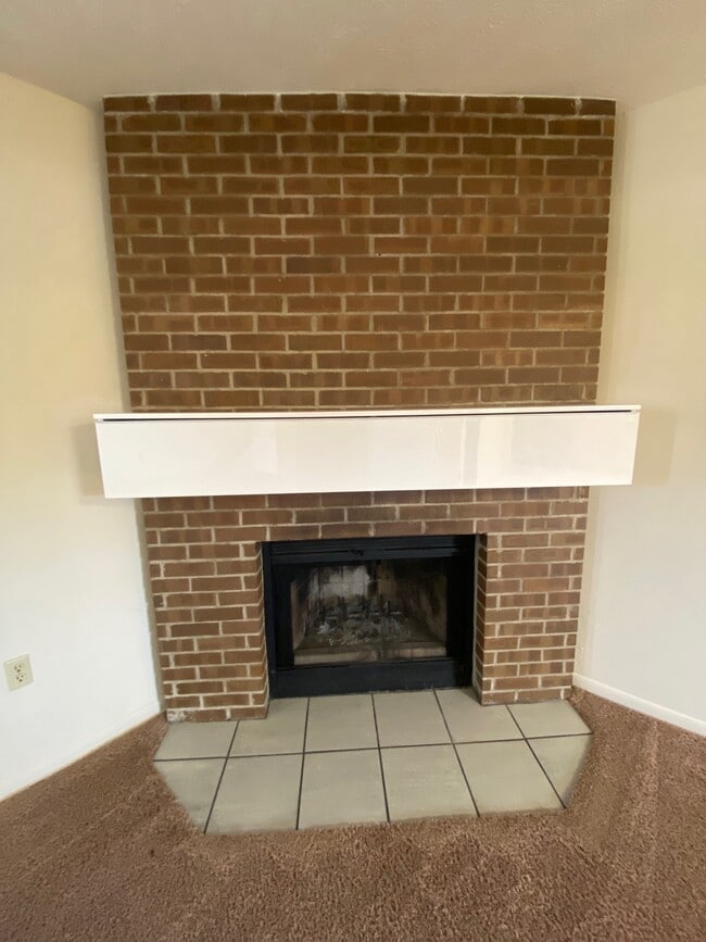 Foto del edificio - 816 trustway ct