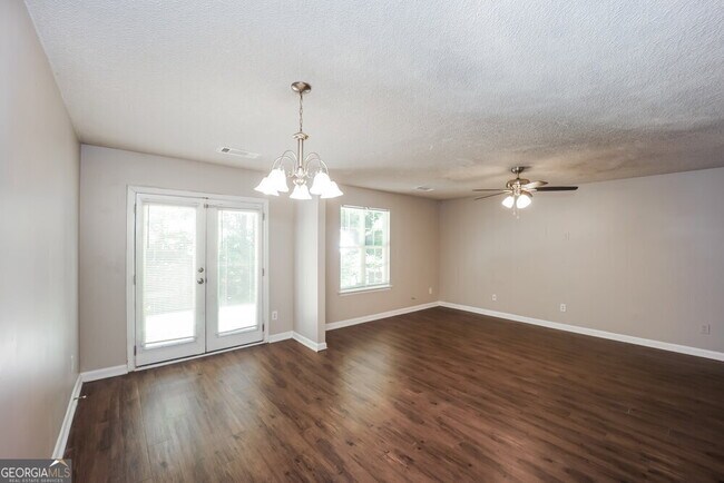 Foto del edificio - 1315 Maple Valley Ct