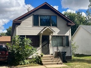 Building Photo - 602 8th St NE