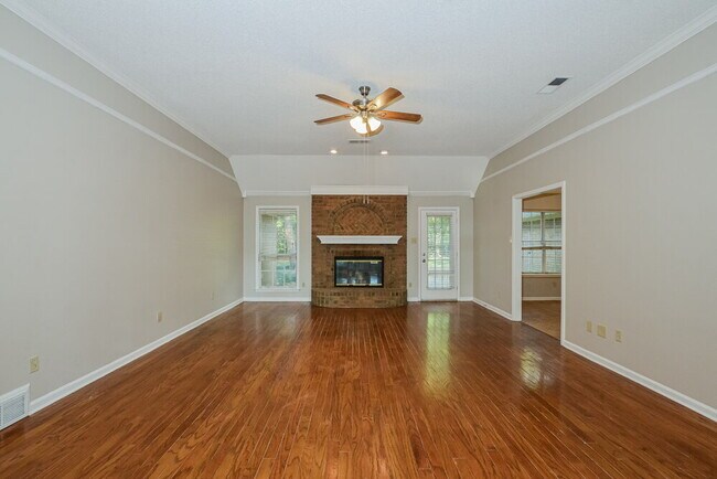 Foto del edificio - 970 Waif Woods Cove