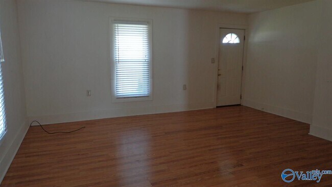 Building Photo - 3301 Winchester Rd