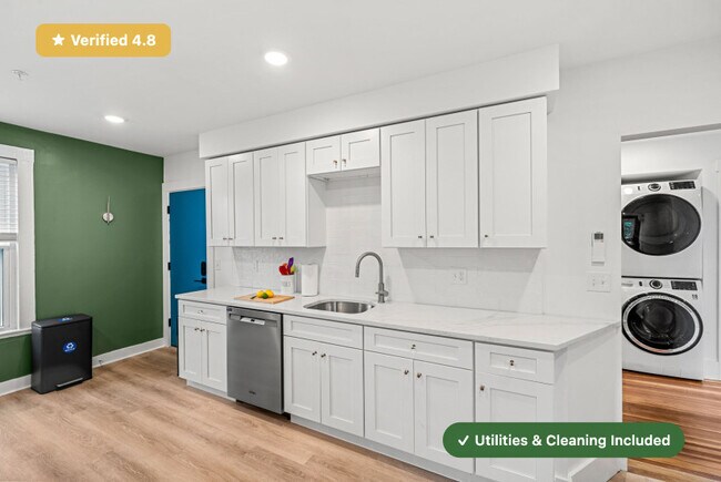 Foto del edificio - New RoostUp Furnished Private Bedroom with Ensuite Bath in Somerville, Boston!