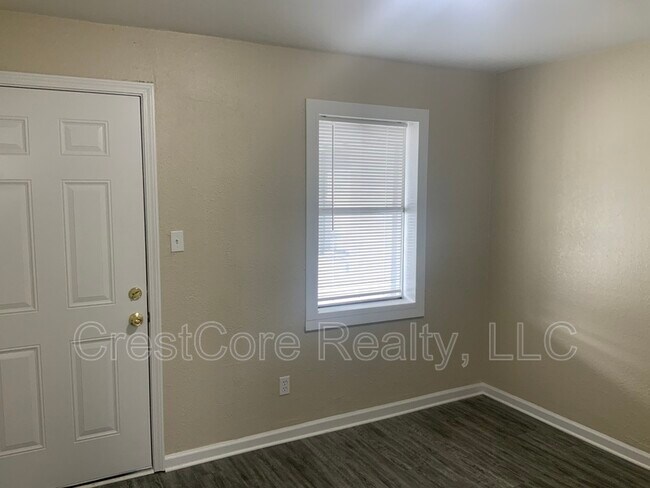 Foto del edificio - 693 Looney Ave