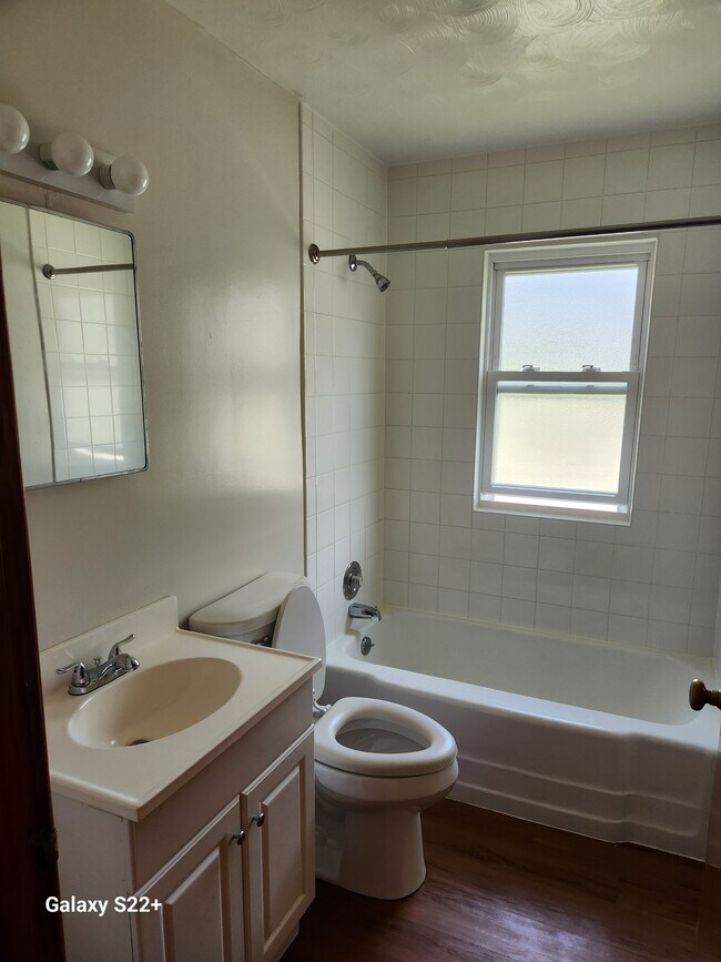 Foto del edificio - 4426 Greengarden Rd