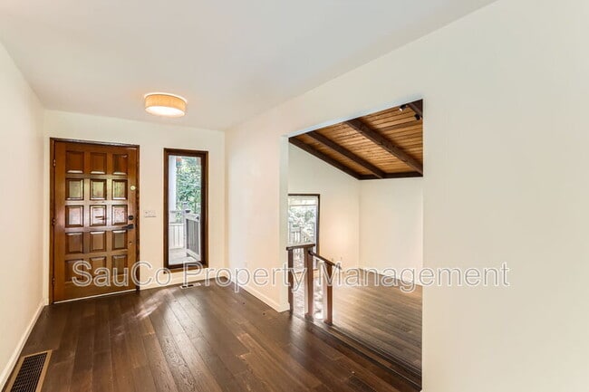 Building Photo - 1759 Marylhurst Dr