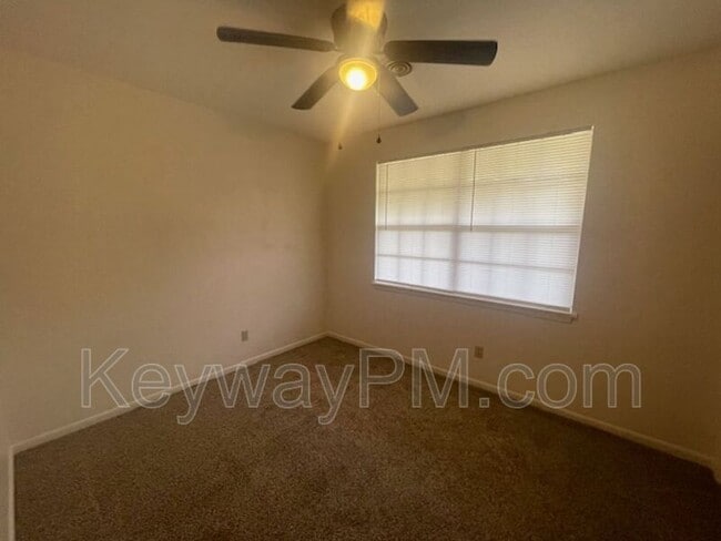 Building Photo - 413 Kingstree Rd