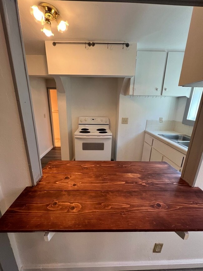 1919 Duplex - 1919 Duplex Apartment