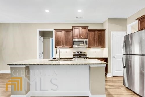 Building Photo - 33 Henderson Ridge Ct