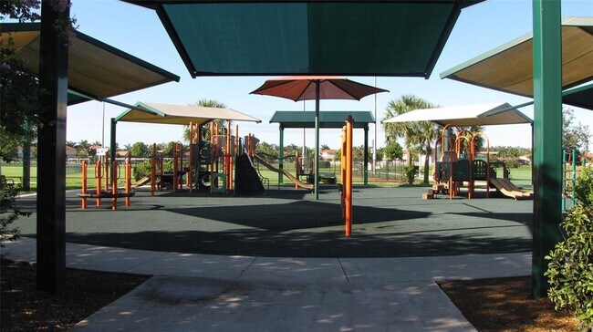 Building Photo - 4375 Banyan Trails Dr