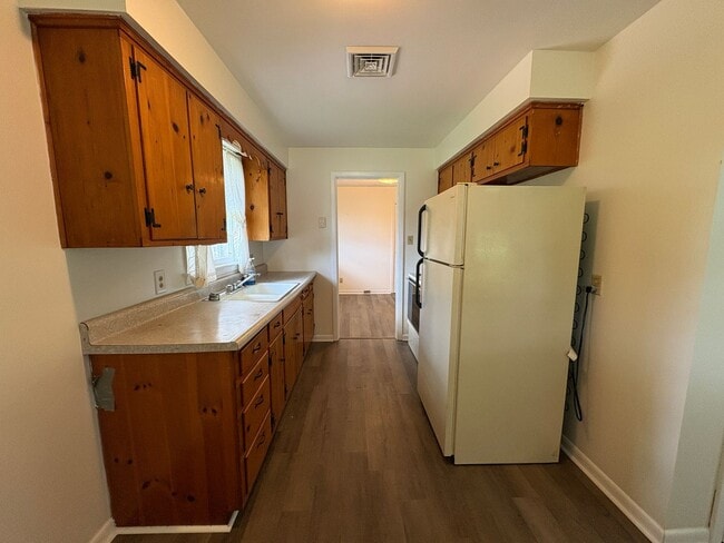 Building Photo - 145 Madison Cir